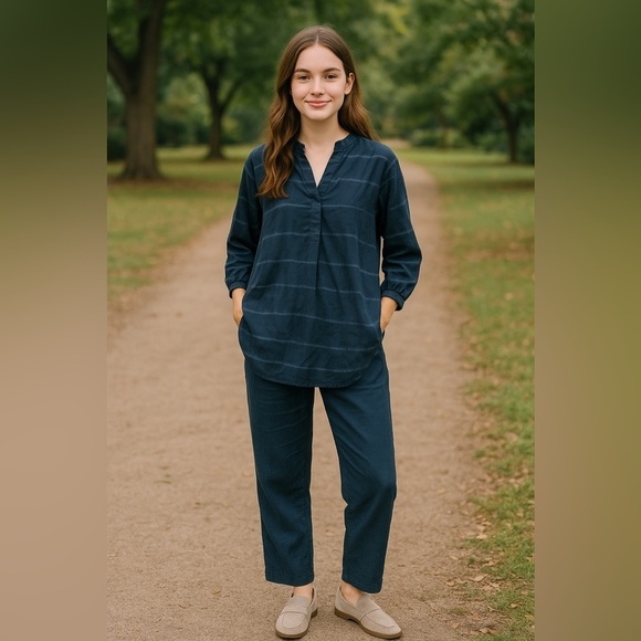 Hartford Tops - Women’s Hartford Alternative Classics Dark Navy Shirt Lagenlook Vacation size 1